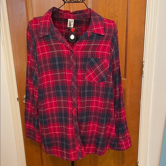 Terra & Sky Tops - 🏂🏂🏂BOGOHO 🏂🏂🏂Terra & Sky Red and Blue Plaid Button Down Shirt-XXL